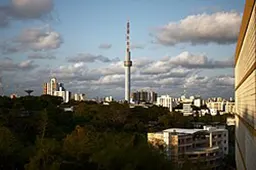 A torre da Record Bahia, vista da Escola Politécnica da UFBA, em 2011 A torre da Record Bahia, vista da Escola Politécnica da UFBA, em 2011