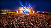 Público brasileiro assistido musica e shows